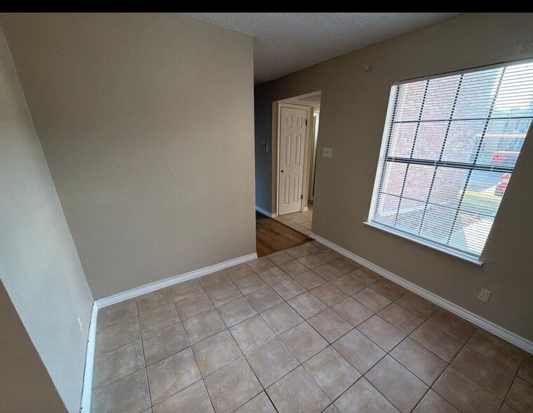 Building Photo - 4748 Old Bent Tree Ln