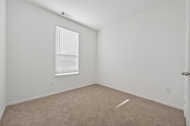 Building Photo - 17803 Pumpkin Vine Dr