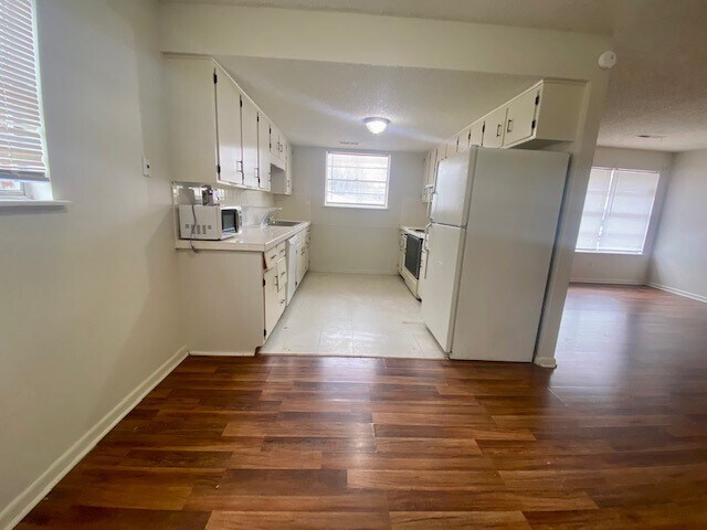 Building Photo - 1702 Kimbrough St