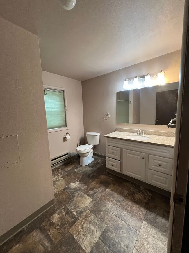 Building Photo - Humbolt Lp condos