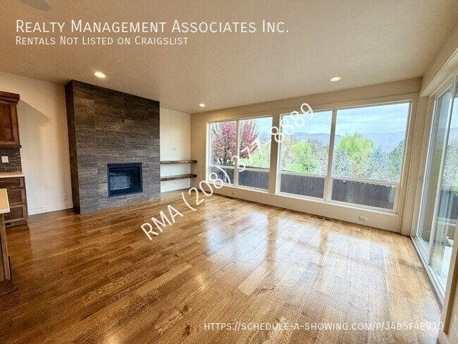 Building Photo - 2552 E Boise Ave