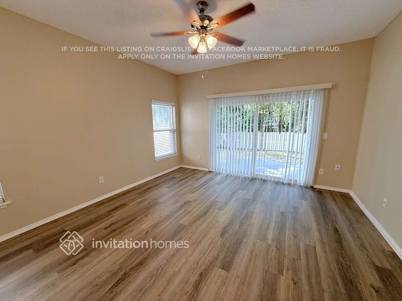 Building Photo - 1710 Mandavilla Dr