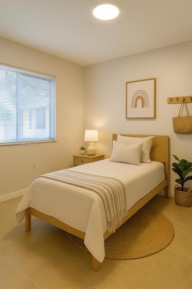 Building Photo - 1270 SE 28th Ct