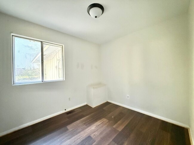 Building Photo - 1301 Shannon Dr
