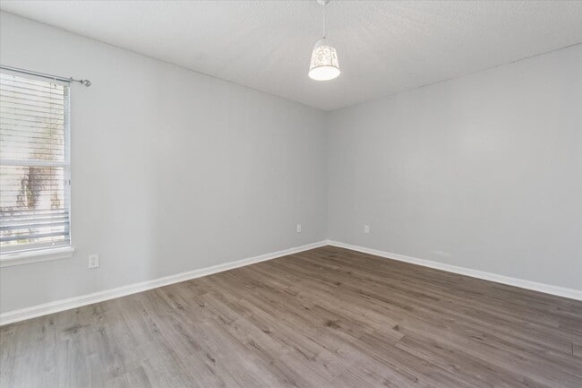 Building Photo - 140 Corral Cir