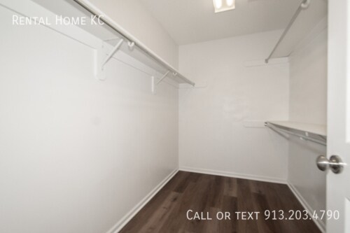 Building Photo - 1819 W Elm Terrace
