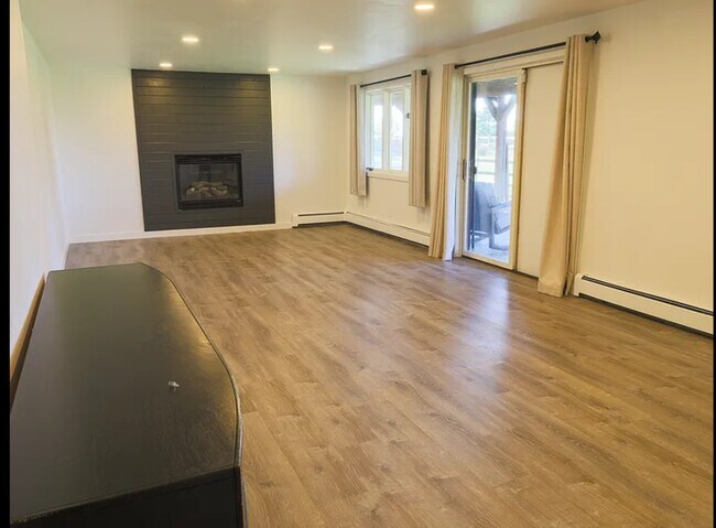 Building Photo - 8555 Piute Dr