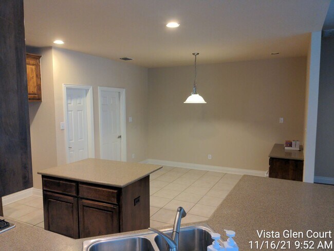Building Photo - 4401 Vista Glen Ct