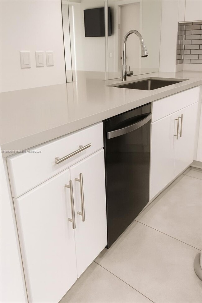 Building Photo - 1780 NE 191st St