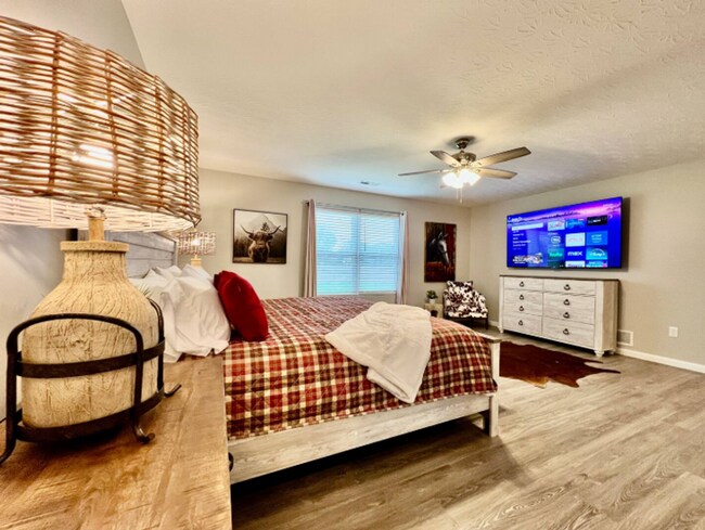 Building Photo - NEW Farmhouse Retreat Rustic decor and Cozy vibes!