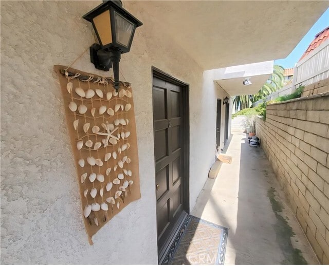 Building Photo - 418 Avenida Santa Barbara