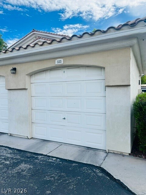 Building Photo - 1320 Red Gable Ln