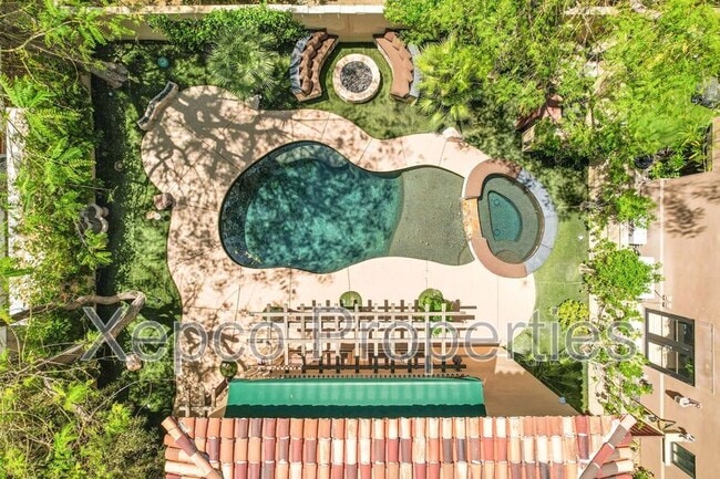 Building Photo - 175 Villaggio W