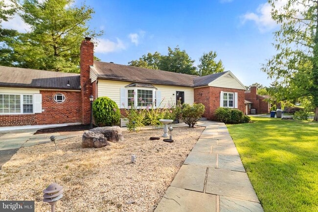 Building Photo - 5601 Dawes Ave