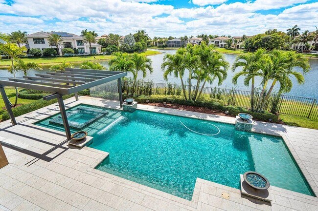 Building Photo - 17511 Cadena Dr