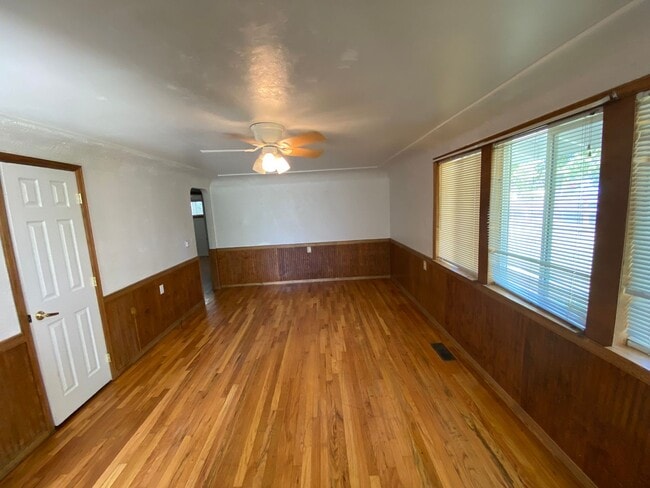 Building Photo - Cozy 4-Bedroom, 2-Bath Home Near CMU!