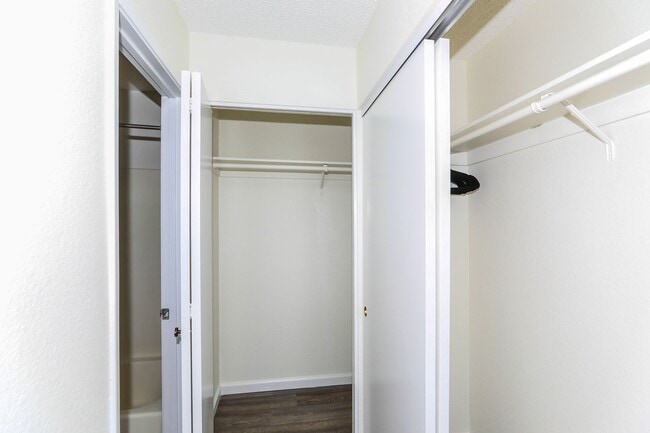 Building Photo - WAIPIO GENTRY: 2-BED, 1-BATH, 1-PARKING NOW AVAILABLE !