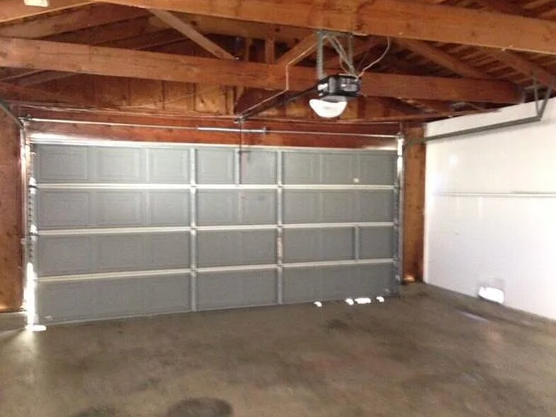 Building Photo - 8073 Treecrest Ave