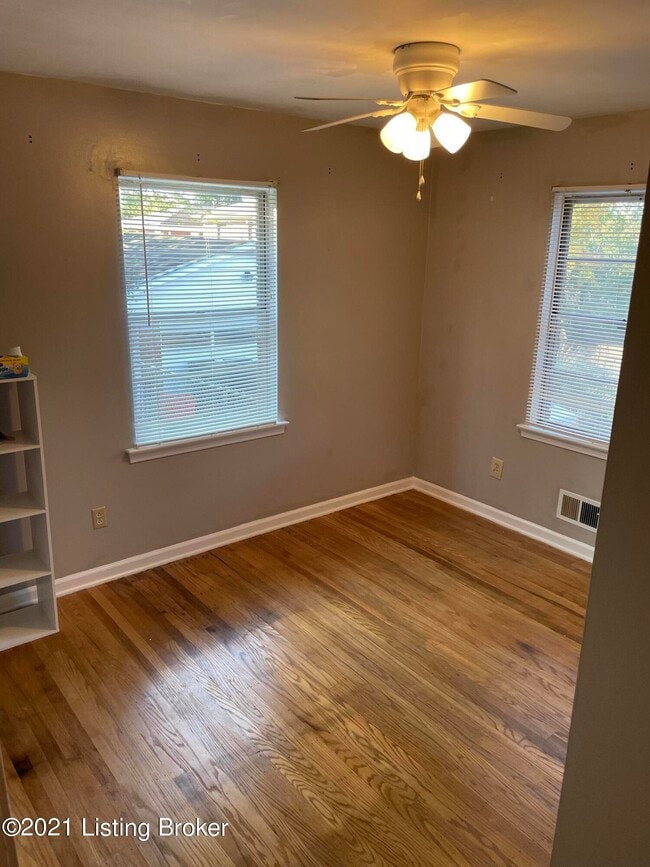 Building Photo - 2624 Longview Ave