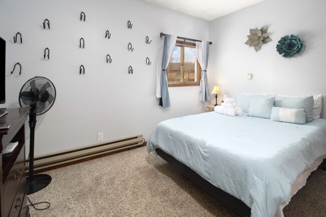 Building Photo - Enjoy Modern Comfort in This Beautiful Home!