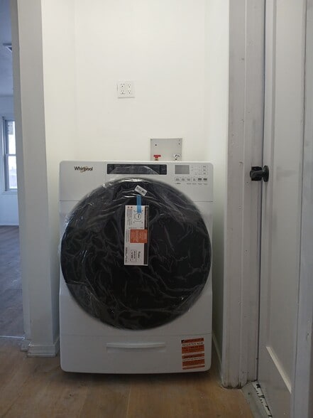 Building Photo - 2128 Vermont St