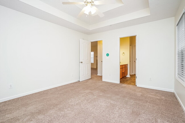 Building Photo - 2496 Oak Hill Dr