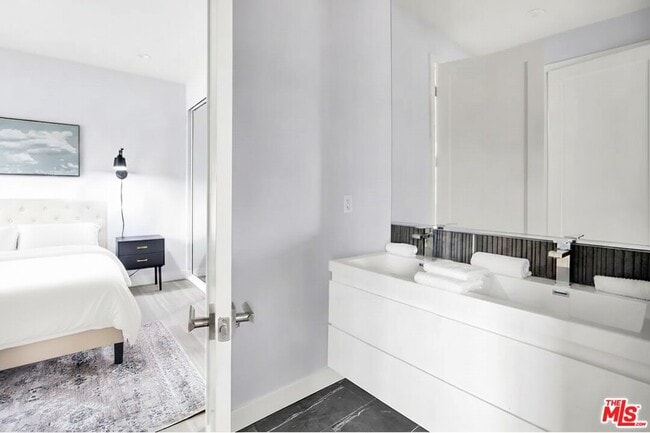 Building Photo - 5149 Fulton Ave