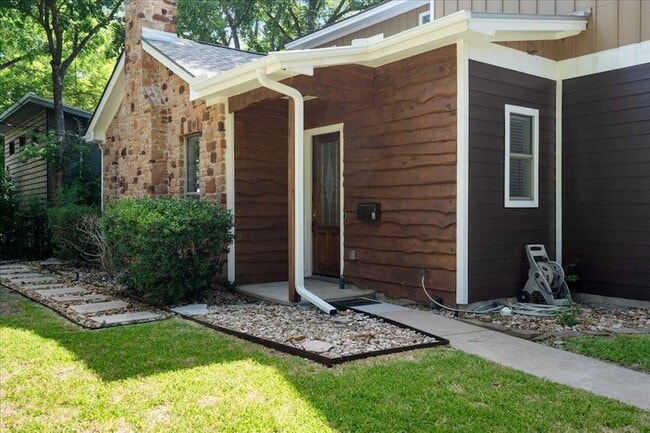 Building Photo - 5603 William Holland Ave