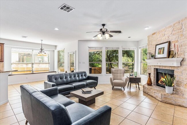 Building Photo - 8113 Via Verde Dr