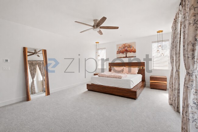 Building Photo - Unit