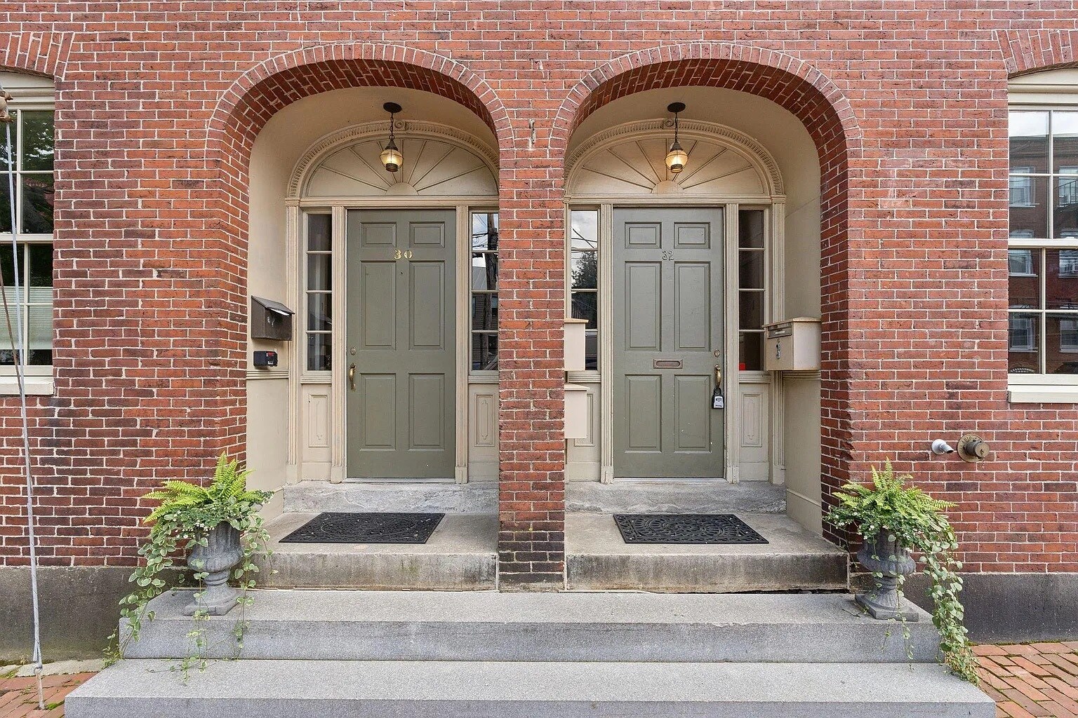 Building Photo - 32 Pleasant St