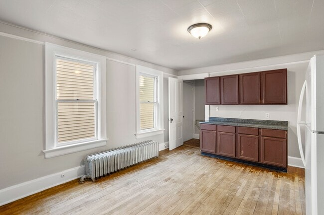 Building Photo - 3 Bedroom House in Manitowoc