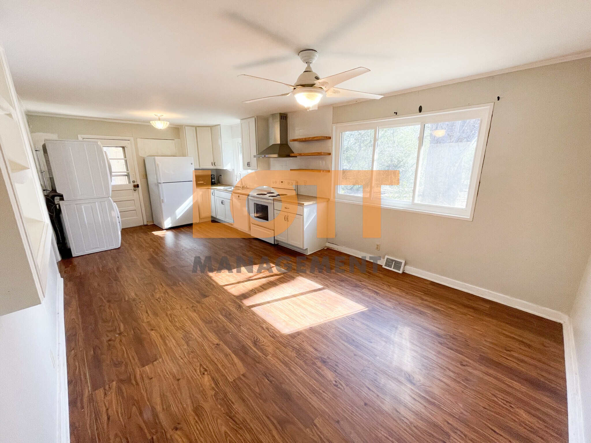 Building Photo - 126 Forestdale Dr