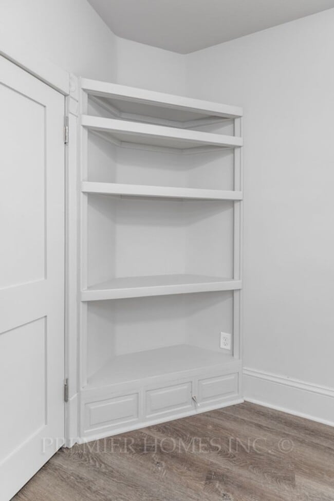 Building Photo - Charming 3BR, Two-Story Home in Canton, OH