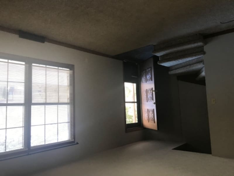 Building Photo - 801 Sky Blue Dr