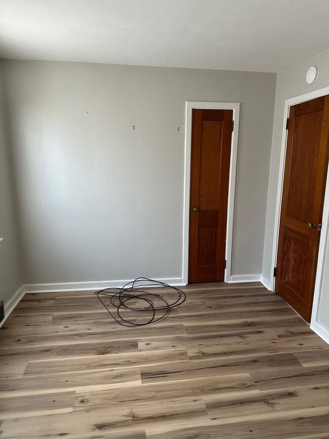 Building Photo - 13 Aldrich Ave