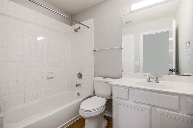 Building Photo - 3300 Reta Cove