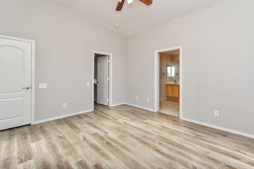 Building Photo - 8949 N Velvet Mesquite Pl