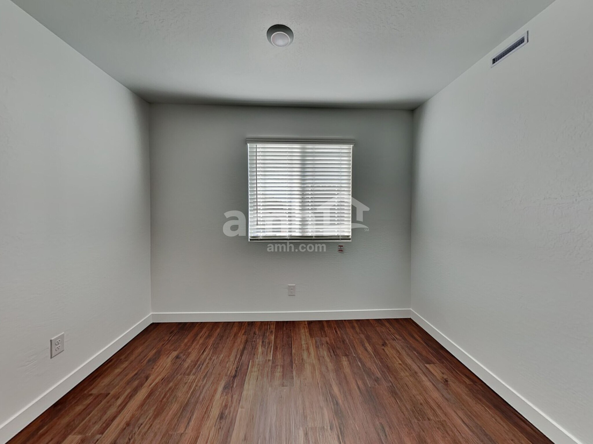 Building Photo - 2128 W Alicia Dr