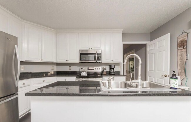 Building Photo - 3x2 Fairfield Harbour Dream Home in Birdland!