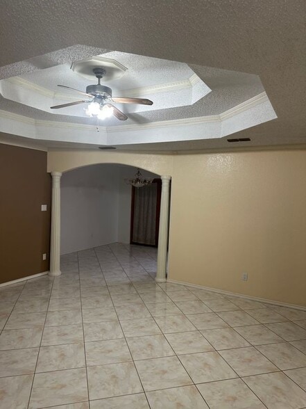 Building Photo - 1653 W San Marcelo Blvd
