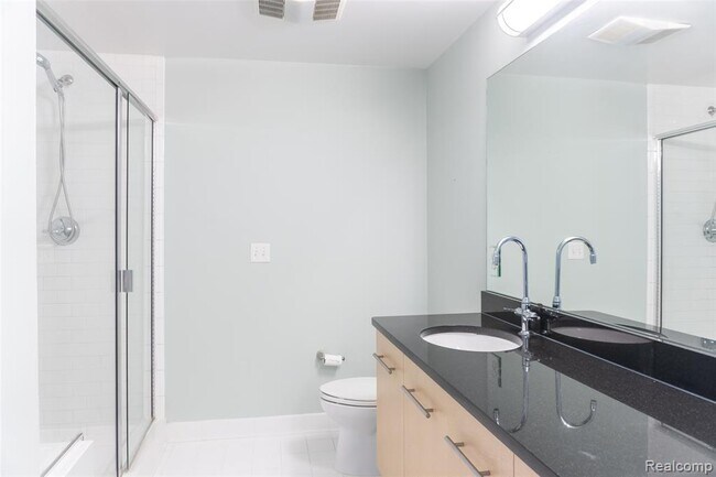 Building Photo - 100 N Center St