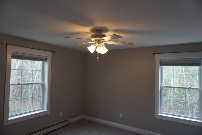 Building Photo - 18 Lilac Ln