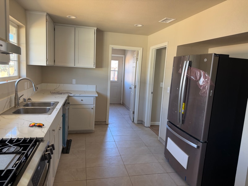 Building Photo - 418 N Elmwood Ave