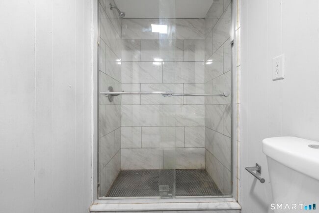 Building Photo - 19 Woodbridge Ave