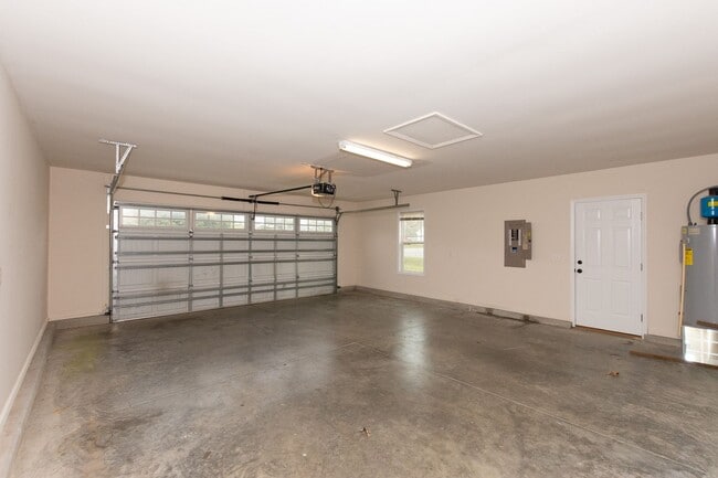 Building Photo - 240 Everett Yopp Dr