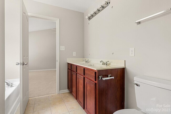 Building Photo - 3808 Herkimer Dr