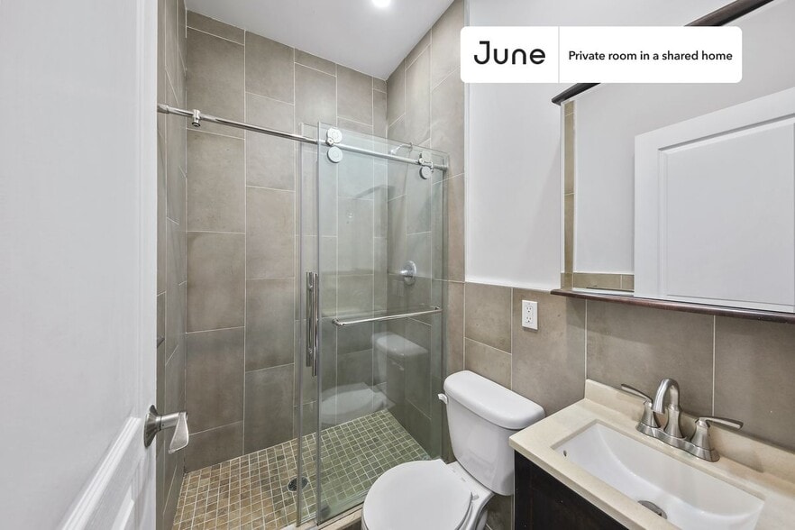 Building Photo - Room in Shared 4 bed/1.5 bath home