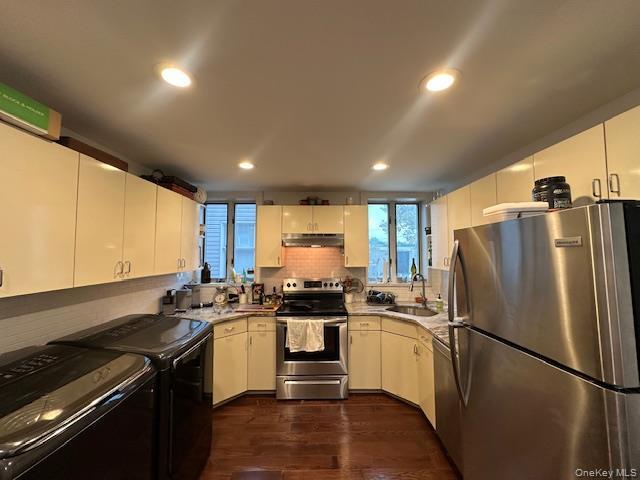 Building Photo - 7 Green St