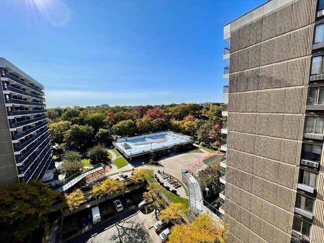 Building Photo - 15038 Union Tpke